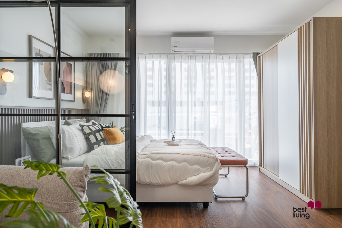 For SaleCondoRatchadapisek, Huaikwang, Suttisan : Rare Item! 1 bedroom, width almost 40 sq m. Balcony facing south, good wind all day.