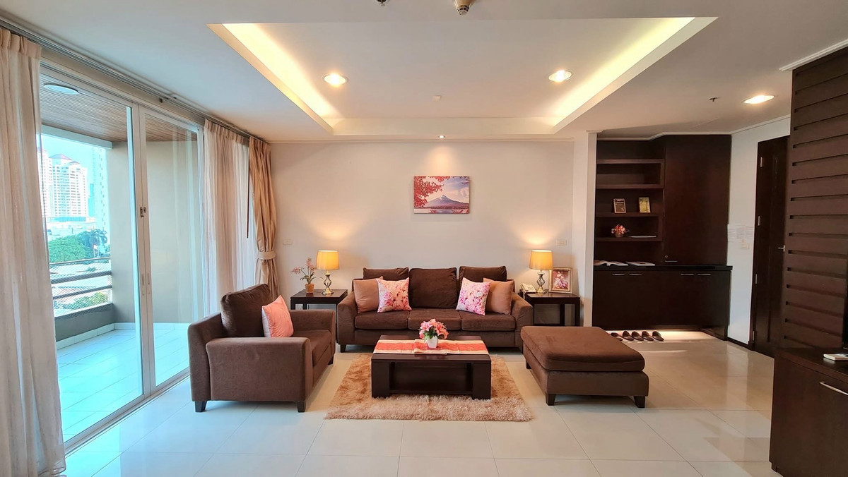 ให้เช่าสุขุมวิท อโศก ทองหล่อ : ยูนิตกว้างขวางบนสุขุมวิท 39 พร้อมระเบียงใหญ่ มีบริการรถตุ๊กตุ๊กรับส่งฟรีไป BTS พร้อมพงษ์ เอ็มโพเรียม และเอ็มควอเทียร์