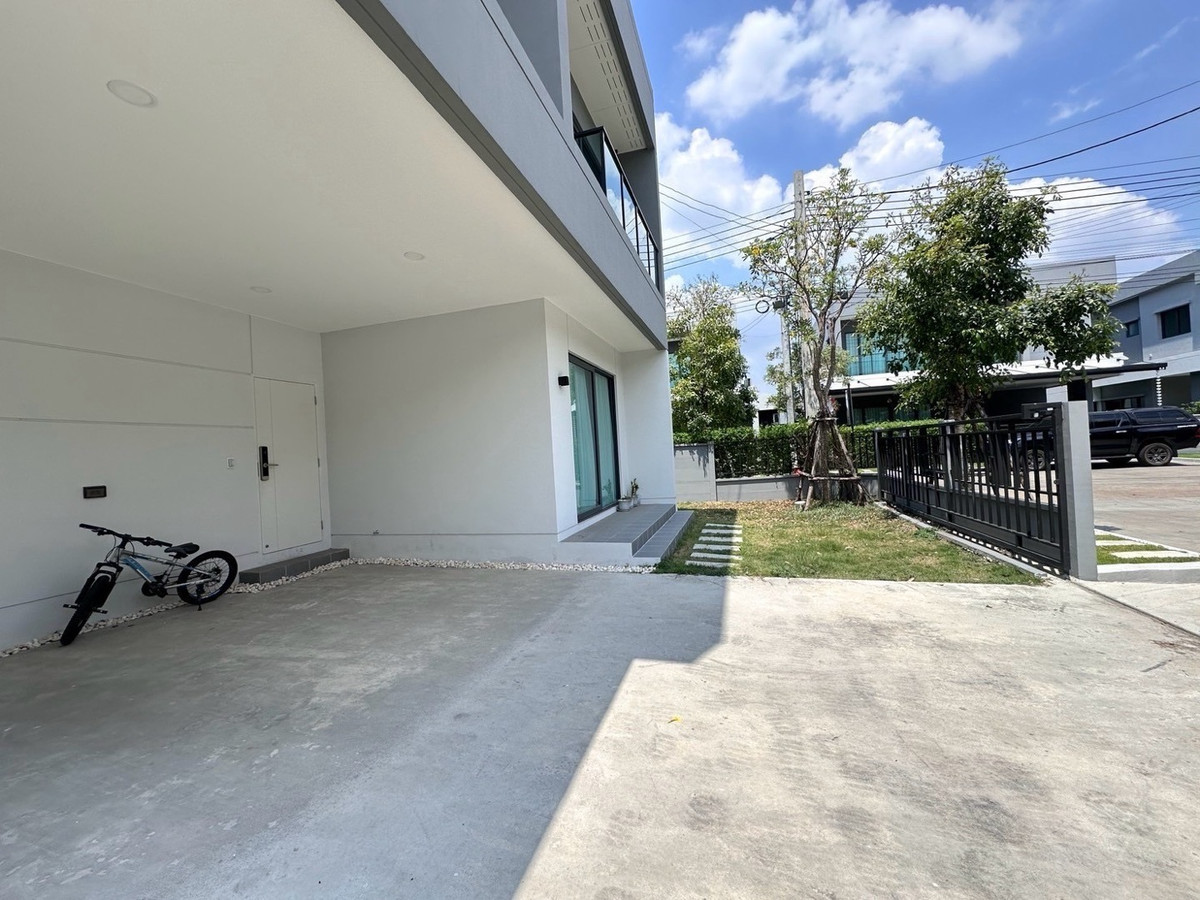 ขายบ้านนวมินทร์ รามอินทรา : 🏡[For Sale] ขายด่วน บ้านเดี่ยว 3 ห้องนอน หลังมุม หมู่บ้านเซนโทร รามอินทรา–จตุโชติ 2 (Centro Ramindra–Chatuchot 2) สภาพใหม่ พร้อมอยู่