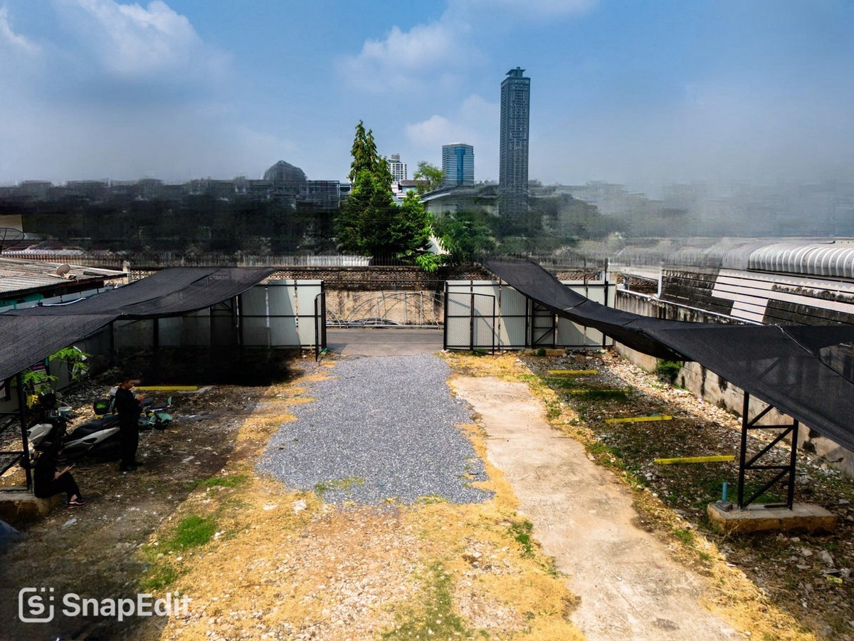 ขายที่ดินสุขุมวิท อโศก ทองหล่อ : 📢👇ที่ดิน ทำเลศักยภาพสูงใจกลางทองหล่อ! แปลงสวยรูปสี่เหลี่ยมผืนผ้า สัดส่วนหน้า–ลึกลงตัว พัฒนาได้หลากหลาย ไม่ว่าจะสร้างบ้าน อพาร์ตเมนต์ หรือโฮมออฟฟิศ เหมาะทั้งเพื่ออยู่อาศัยและการลงทุนในอนาคต