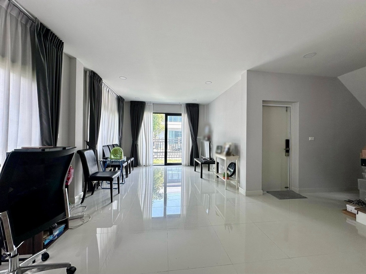 ขายบ้านนวมินทร์ รามอินทรา : 🏡[For Sale] ขายด่วน บ้านเดี่ยว 3 ห้องนอน หลังมุม หมู่บ้านเซนโทร รามอินทรา–จตุโชติ 2 (Centro Ramindra–Chatuchot 2) สภาพใหม่ พร้อมอยู่