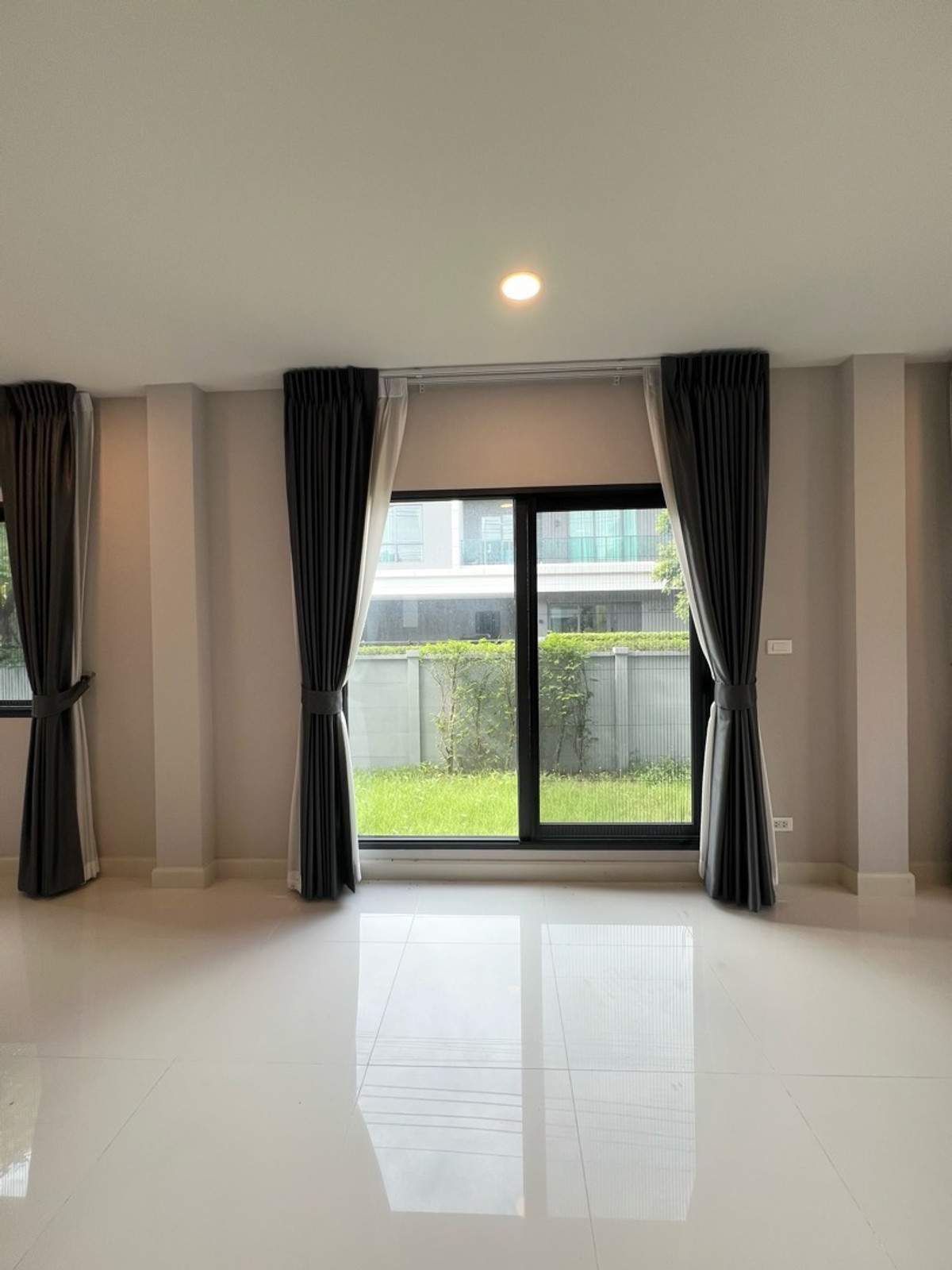 ขายบ้านนวมินทร์ รามอินทรา : 🏡[For Sale] ขายด่วน บ้านเดี่ยว 3 ห้องนอน หลังมุม หมู่บ้านเซนโทร รามอินทรา–จตุโชติ 2 (Centro Ramindra–Chatuchot 2) สภาพใหม่ พร้อมอยู่