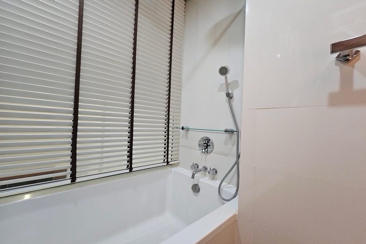 ให้เช่าคอนโดสุขุมวิท อโศก ทองหล่อ : pet friendly condo with private pool  in thonglor