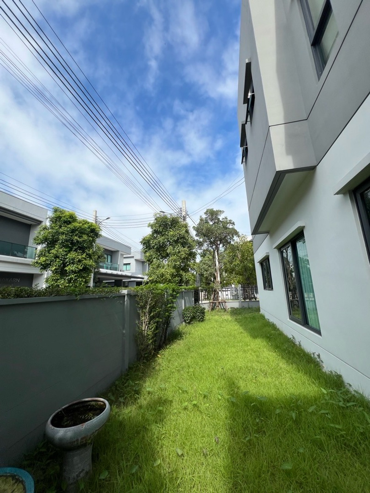 ขายบ้านนวมินทร์ รามอินทรา : 🏡[For Sale] ขายด่วน บ้านเดี่ยว 3 ห้องนอน หลังมุม หมู่บ้านเซนโทร รามอินทรา–จตุโชติ 2 (Centro Ramindra–Chatuchot 2) สภาพใหม่ พร้อมอยู่