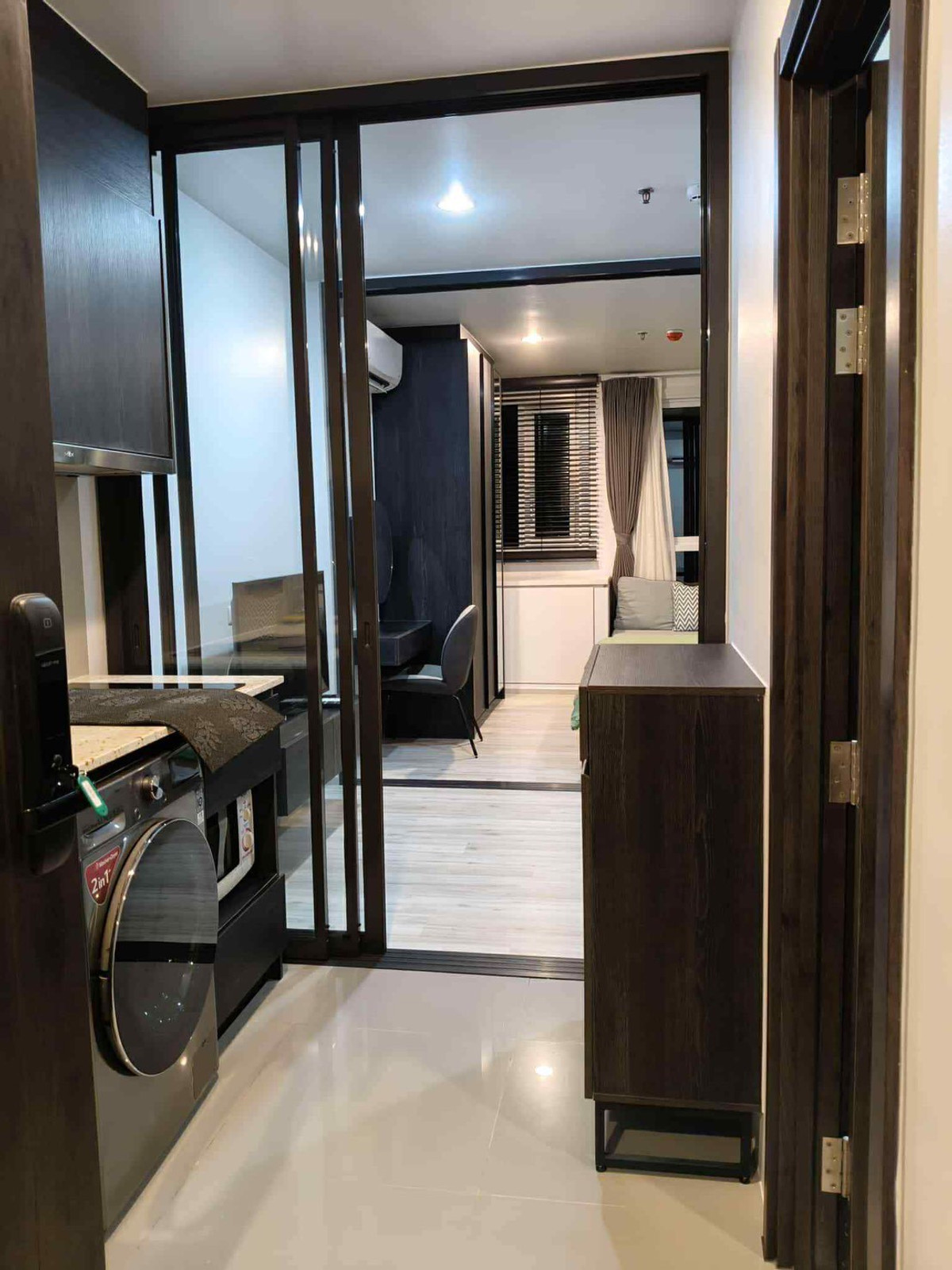 For RentCondoRatchadapisek, Huaikwang, Suttisan : TWP658 (Condo For Rent) XT Huaikhwang 1 Bedroom Near : MRT Huaykwang