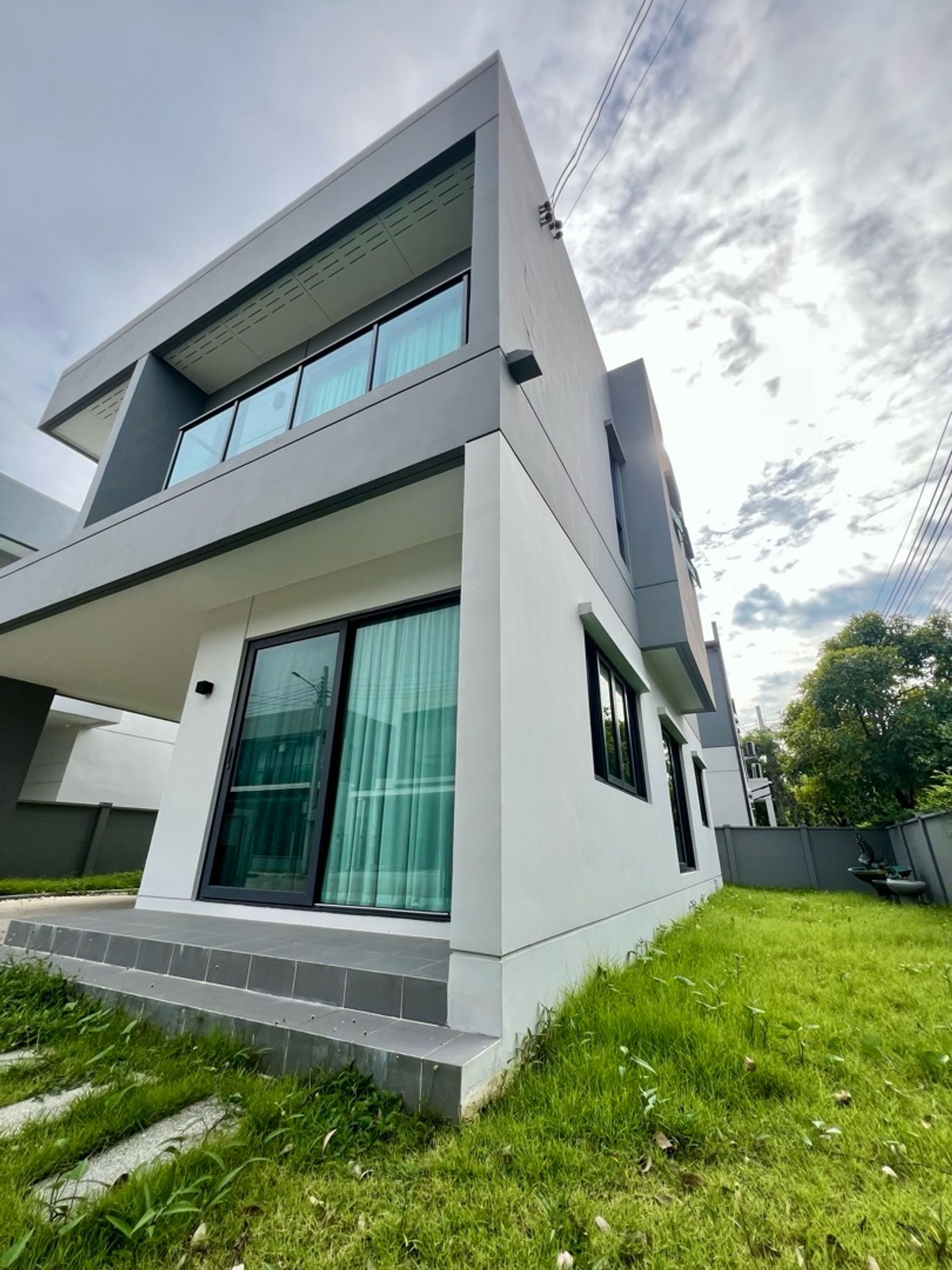 ขายบ้านนวมินทร์ รามอินทรา : 🏡[For Sale] ขายด่วน บ้านเดี่ยว 3 ห้องนอน หลังมุม หมู่บ้านเซนโทร รามอินทรา–จตุโชติ 2 (Centro Ramindra–Chatuchot 2) สภาพใหม่ พร้อมอยู่