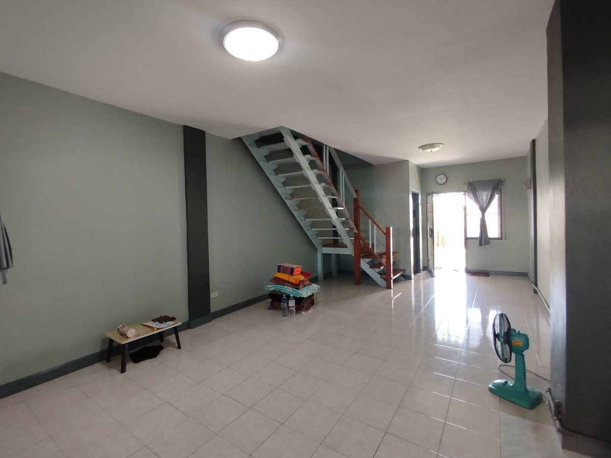 ขายทาวน์โฮมปทุมธานี รังสิต ธรรมศาสตร์ : ขายทาวน์เฮ้าส์ หมู่บ้านกฤษณา2 สามโคก ปทุมธานี 24 ตรว.