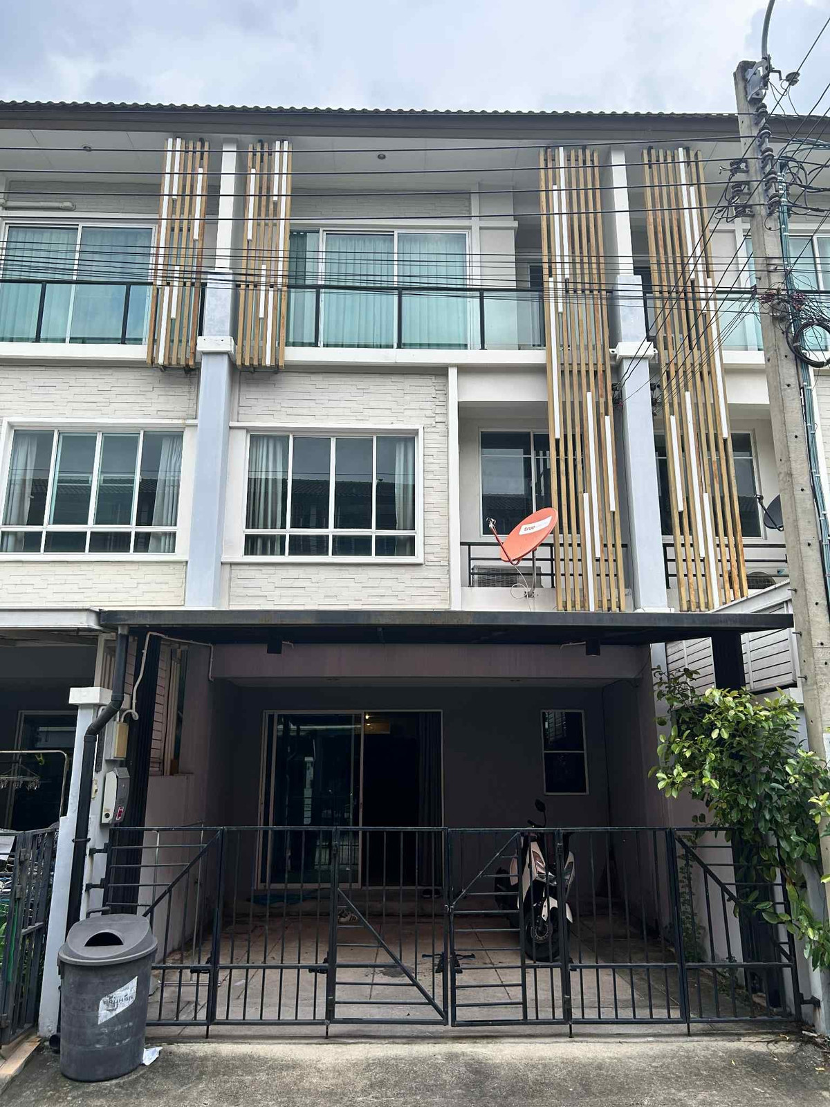For RentTownhomeChaengwatana, Muangthong : Townhome next to the expressway and electric train. For rent The Plan City Chaengwattana House in the heart of Thong Thani city