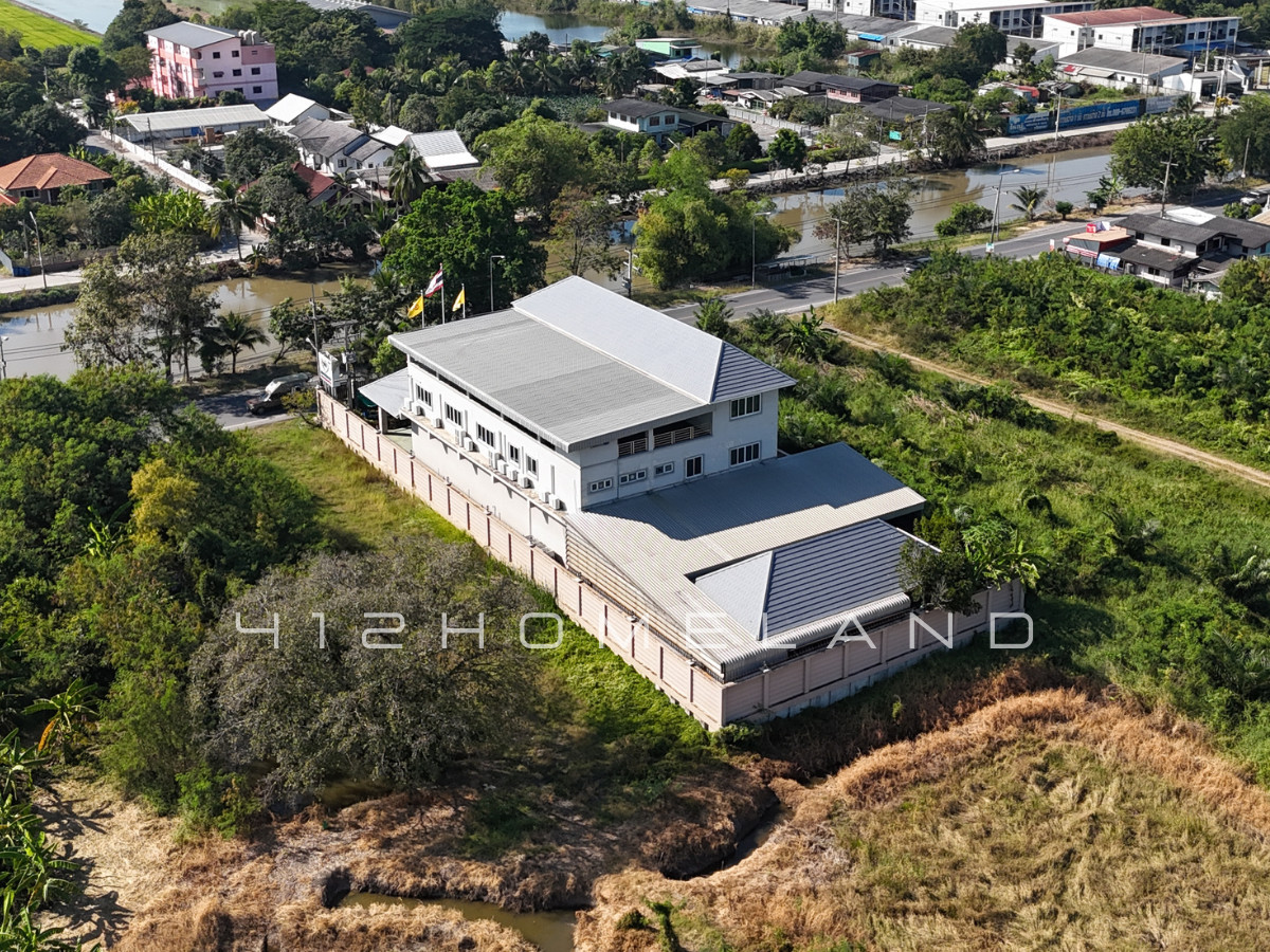 ขายโรงงานปทุมธานี รังสิต ธรรมศาสตร์ : ขายโรงงาน ขนาด 1,500 ตรม. ติดถนนเลียบคลอง 5 มีใบรับรอง อย./GMP/HACCP/รง.4 ครบ เดินเครื่องต่อได้ทันที คลองหลวง ปทุมธานี