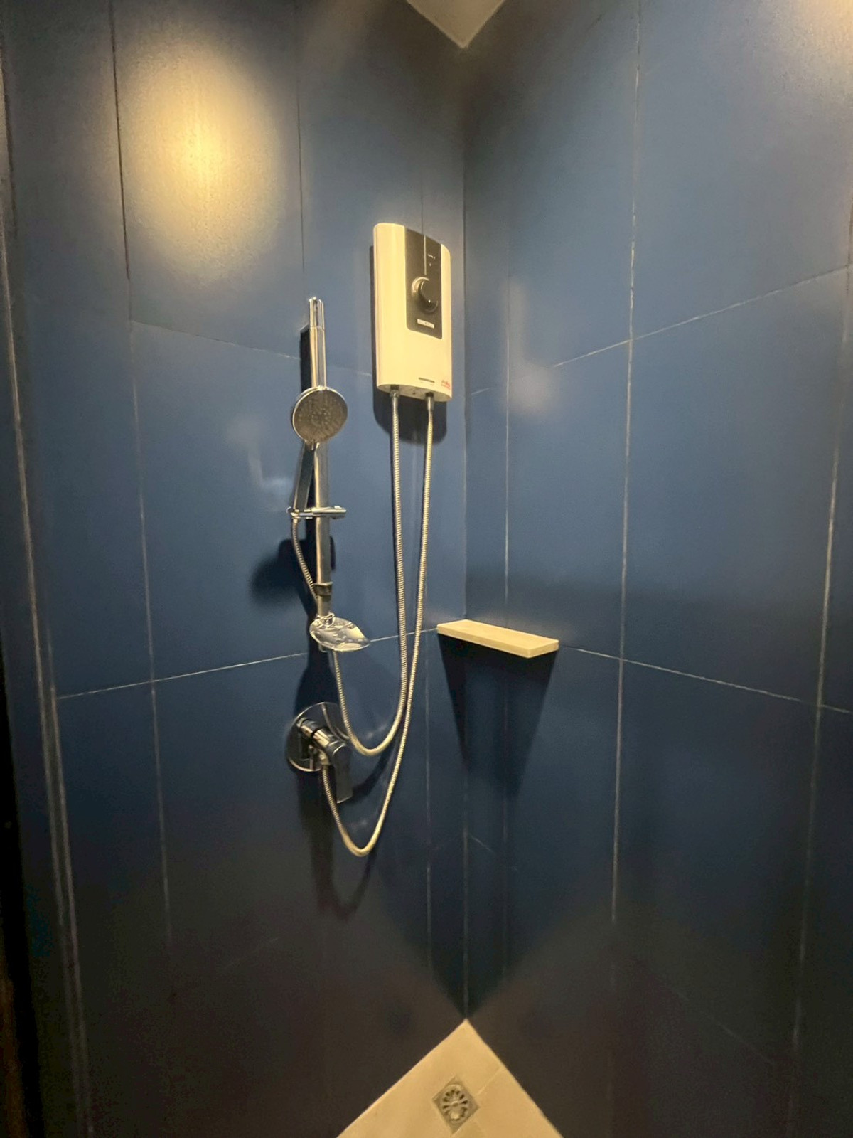 For RentCondoSukhumvit, Asoke, Thonglor : FOR RENT! XT Ekkamai | 1 Bed 1 Bath | 24th Floor High View | Beautiful Built-in Unit  The unit features beautiful Built-in furniture and is fully equipped and ready to move in!  For viewing, please contact Khun Ning at 089-226-2428 (You can also add her o