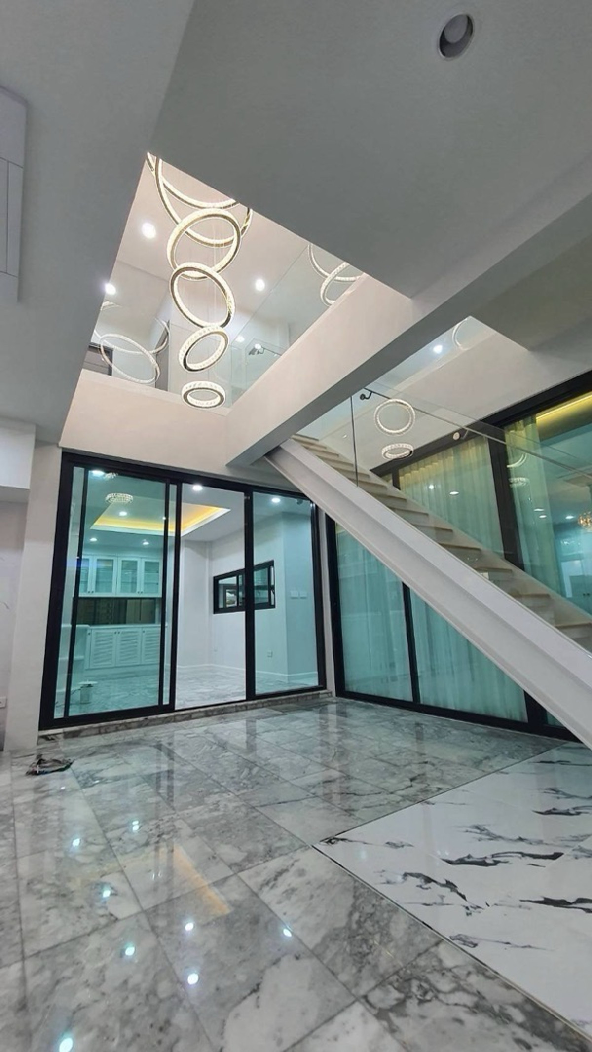 ให้เช่าบ้านโชคชัย4 ลาดพร้าว71 : 🏡 ให้เช่าบ้านเดี่ยว 5 ห้องนอน – โชคชัย 4 (โลเคชั่นดีมาก)