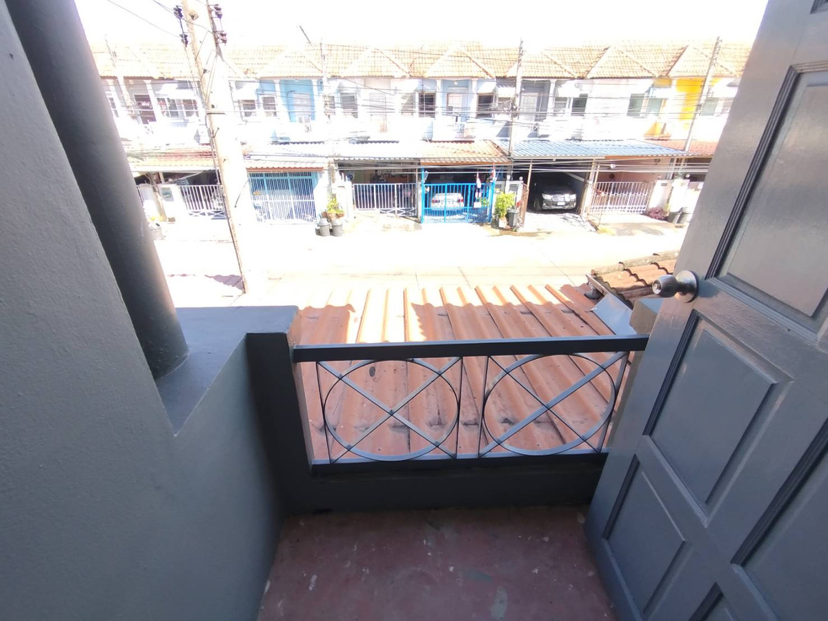 ขายทาวน์โฮมปทุมธานี รังสิต ธรรมศาสตร์ : ขายทาวน์เฮ้าส์ หมู่บ้านกฤษณา2 สามโคก ปทุมธานี 24 ตรว.