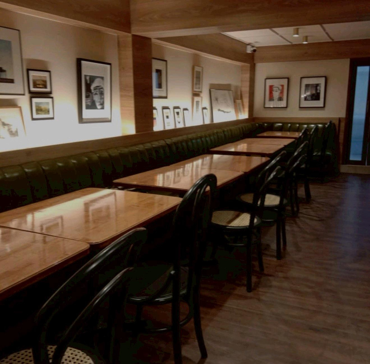 เซ้งอาคารพาณิชย์วิทยุ ชิดลม หลังสวน : ขายกิจการ #เซ้งร้าน ร้านอาหารอิตาเลียน สุขุมวิท ซอย1 ติด รพ.บำรุงราษฎร์ 📞 066-165-9828  #ทำเลดีมาก  พร้อมเซ้งกิจการกรรให้บริหารต่อ ห่างจาก BTS เพลินจิต 500 เมตร

