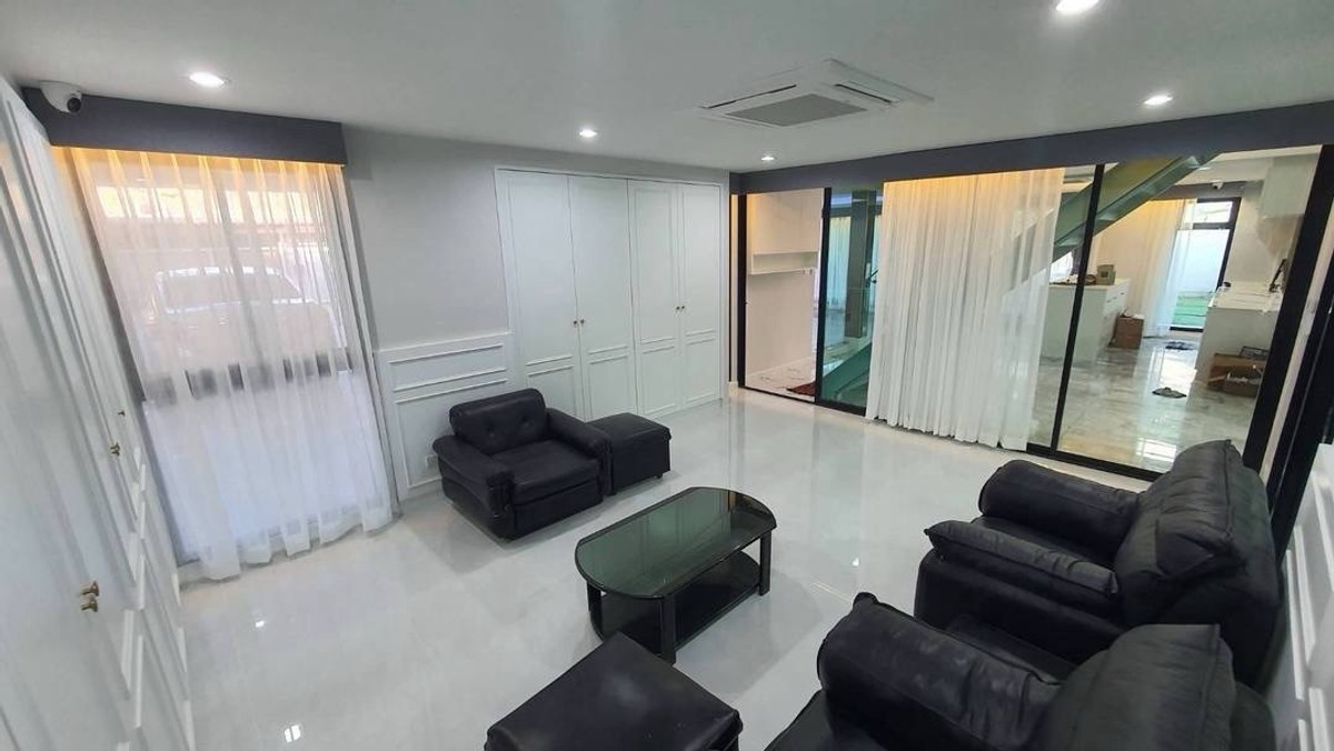 ให้เช่าบ้านโชคชัย4 ลาดพร้าว71 : 🏡 ให้เช่าบ้านเดี่ยว 5 ห้องนอน – โชคชัย 4 (โลเคชั่นดีมาก)