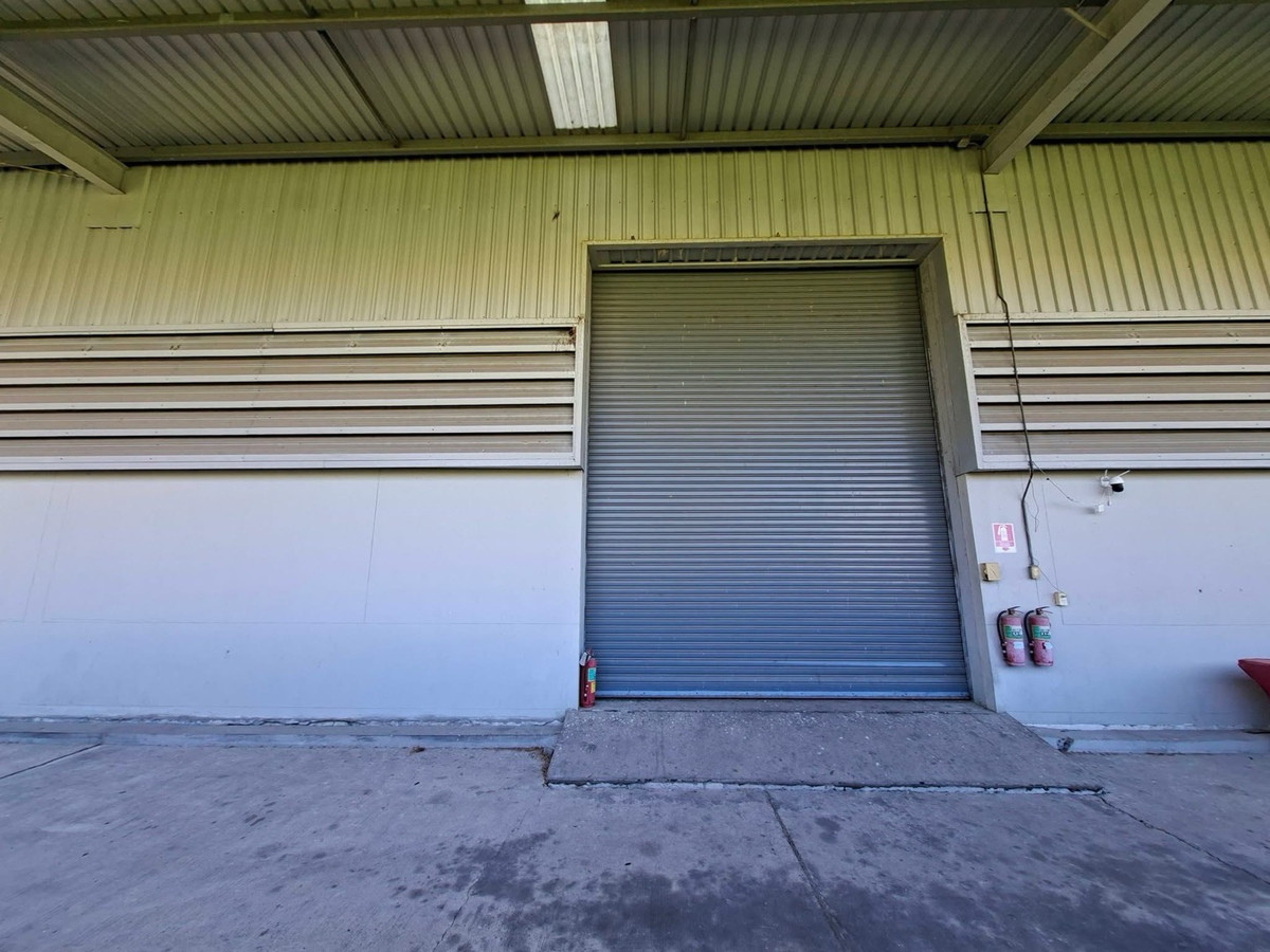 For RentWarehousePattanakan, Srinakarin : COMMERCIAL SPACE business area, warehouse style, high roof, Soi Phatthanakan 20, near Krungthep Kreetha and international schools | WAREHOUSE 1,932 SQM FOR BUSINESS AT PATTANAKARN 20