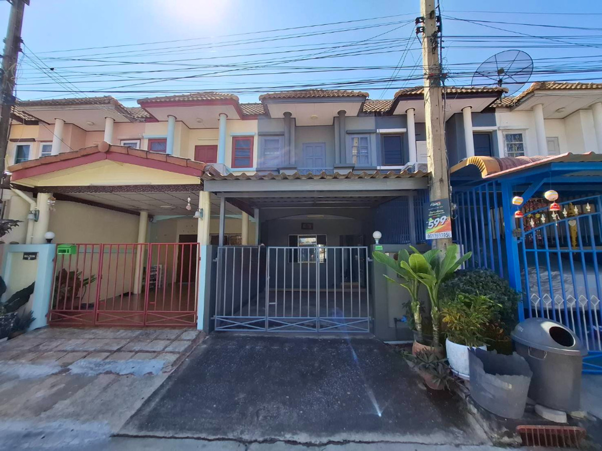 For SaleTownhomePathum Thani,Rangsit, Thammasat : ขายทาวน์เฮ้าส์ หมู่บ้านกฤษณา2 สามโคก ปทุมธานี 24 ตรว.