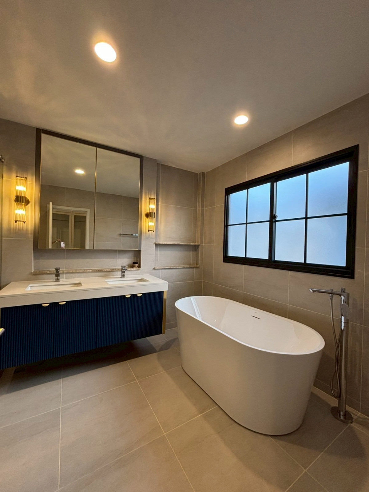 ให้เช่าบ้านลาดกระบัง สุวรรณภูมิ : เช่าบ้านหรู ใกล้สนามบิน BKK เศรษฐสิริ บางนา-สุวรรณภูมิ ตกแต่ง Premium เฟอร์ฯ ครบ