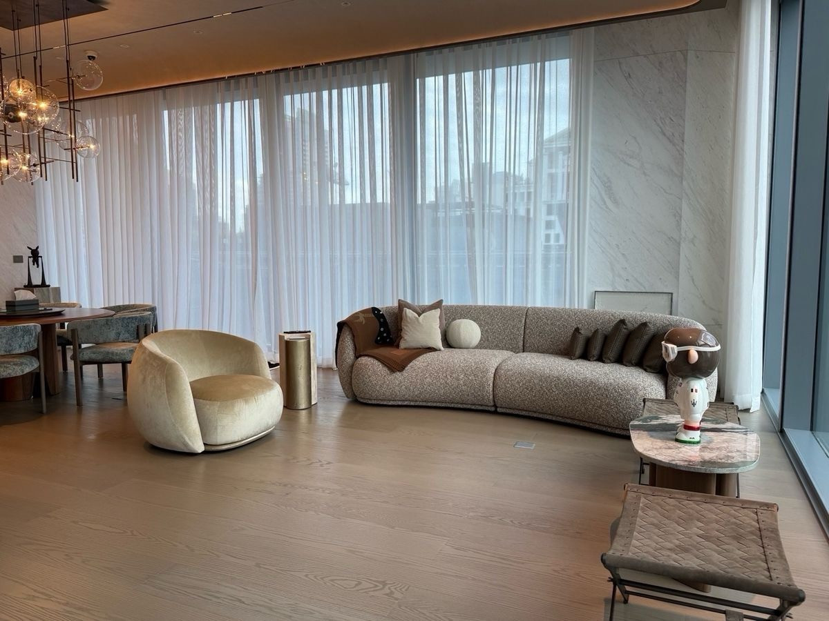 CondoWitthayu, Chidlom, Langsuan, Ploenchit : 📢👇Super luxury place to live located on Langsuan Road, easily access to Bangkok’s premier shopping, dining, and entertainment districts. Enjoy the best of urban living with proximity to Central Embassy, Gaysorn Village, and Lumpini Park. Fully furnished