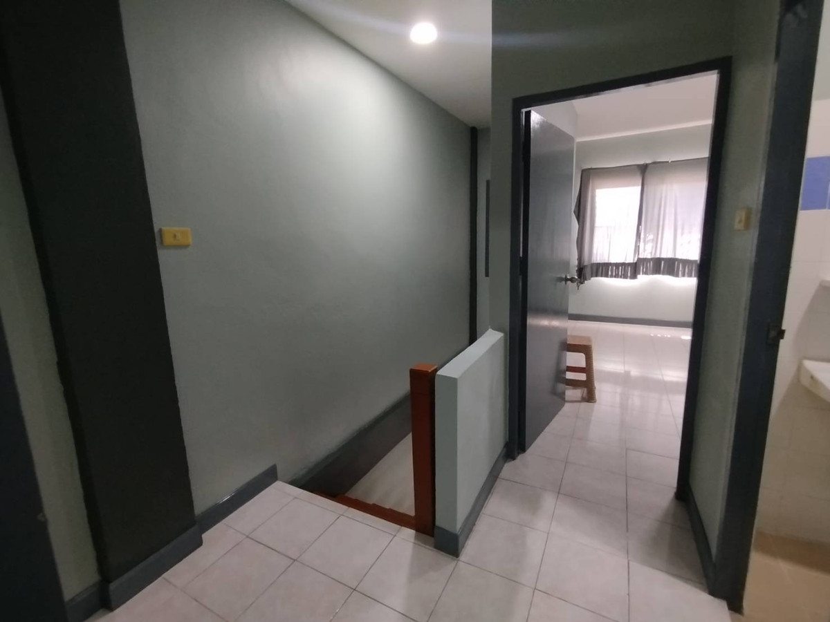 ขายทาวน์โฮมปทุมธานี รังสิต ธรรมศาสตร์ : ขายทาวน์เฮ้าส์ หมู่บ้านกฤษณา2 สามโคก ปทุมธานี 24 ตรว.