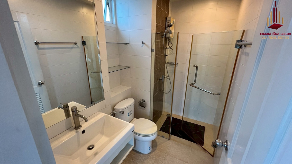 For RentCondoSathorn, Narathiwat : ✨ For Rent: The Complete Narathiwat Condo ✨ 💰 Only 23,000 THB/month