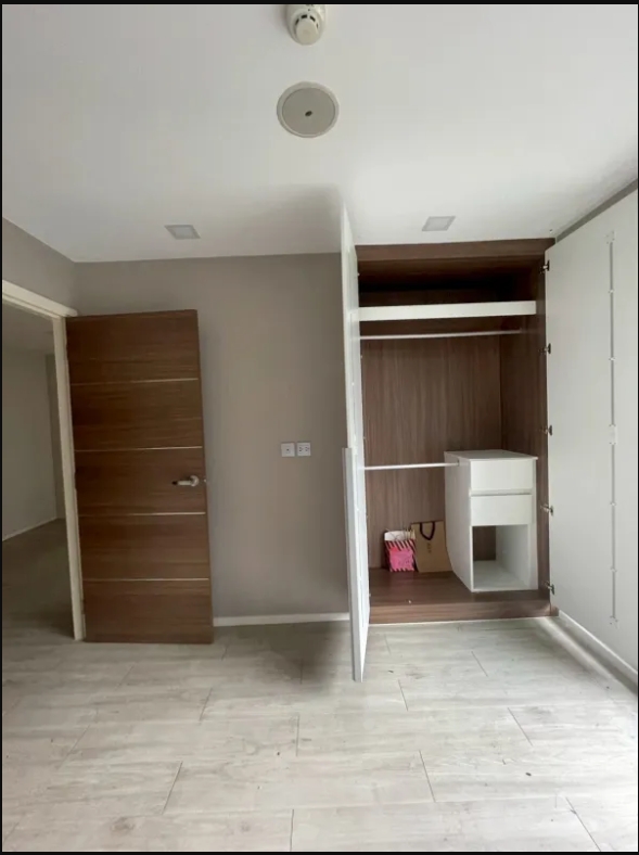 ขายคอนโดพระราม 9 เพชรบุรีตัดใหม่ RCA : 🔥ขายด่วนทรัพย์ธนาคาร🔥ห้องชุด ไรซ์ พระราม 9