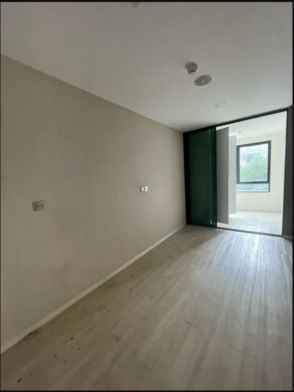 ขายคอนโดพระราม 9 เพชรบุรีตัดใหม่ RCA : 🔥ขายด่วนทรัพย์ธนาคาร🔥ห้องชุด ไรซ์ พระราม 9