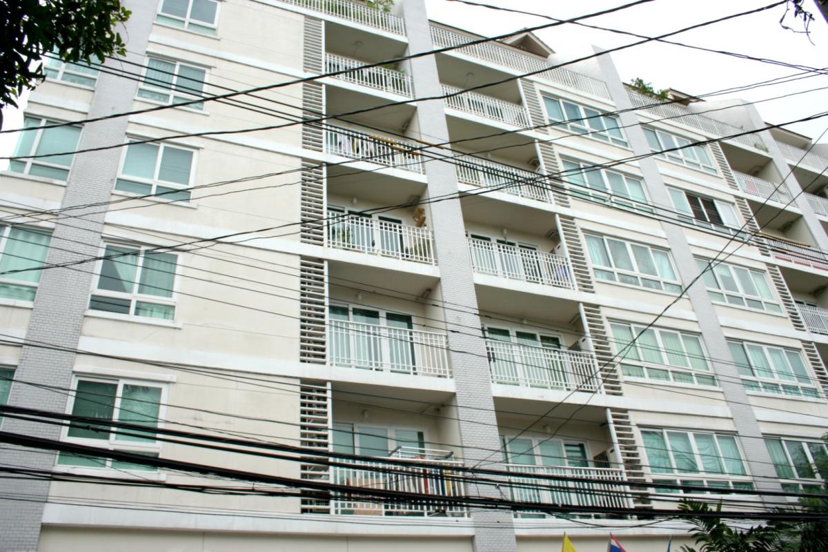 For SaleCondoSathorn, Narathiwat : 🔥Urgent Sale+🔥 Baan Siri Sathorn, near Khlong Toei MRT Station, fully furnished, ready to move in.