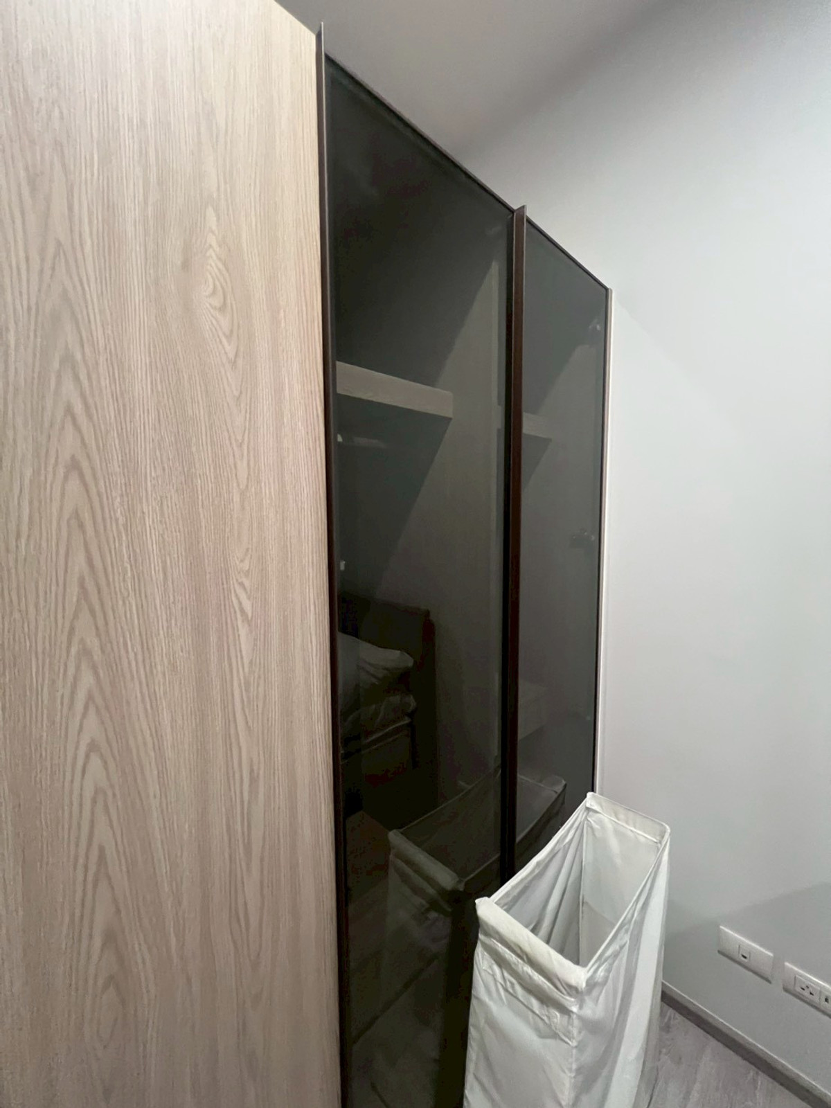 For RentCondoSukhumvit, Asoke, Thonglor : FOR RENT! XT Ekkamai | 1 Bed 1 Bath | 24th Floor High View | Beautiful Built-in Unit  The unit features beautiful Built-in furniture and is fully equipped and ready to move in!  For viewing, please contact Khun Ning at 089-226-2428 (You can also add her o