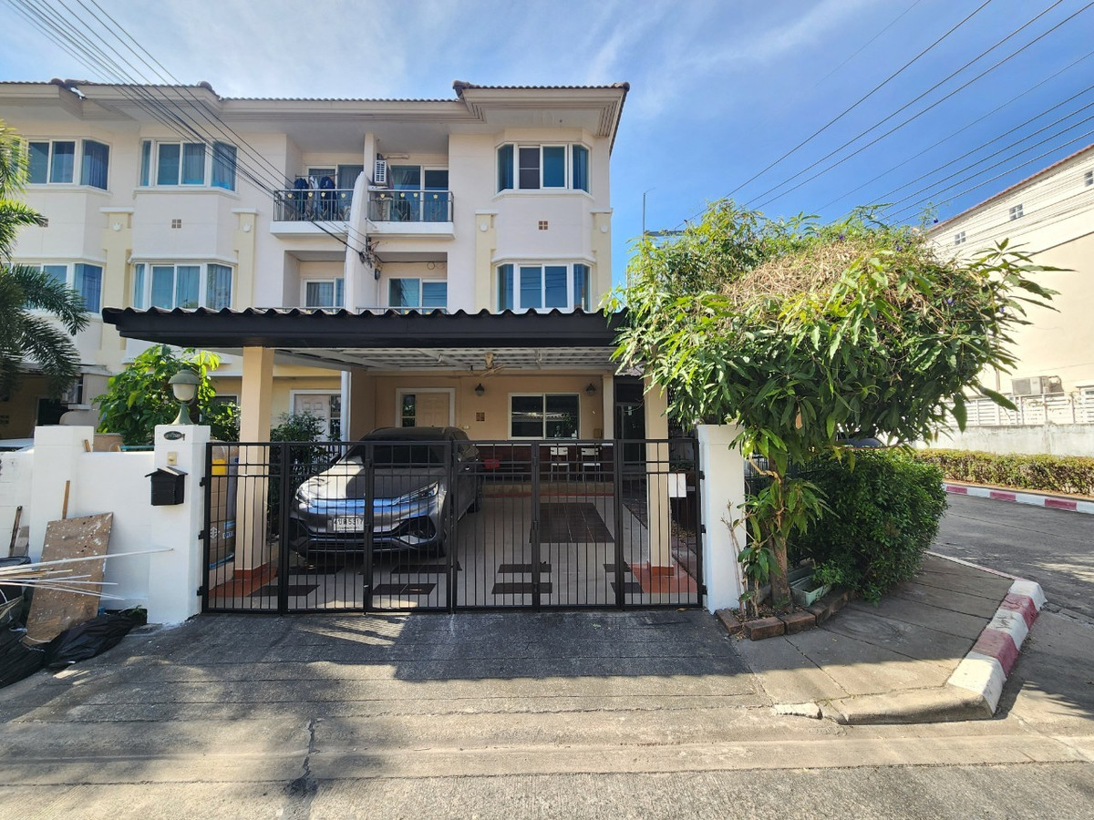 For SaleTownhomeNonthaburi, Bang Yai, Bangbuathong : Townhome for sale, Supalai Primo Rattanathibet (corner house), near MRT Bang Phlu Station, only 3 minutes.