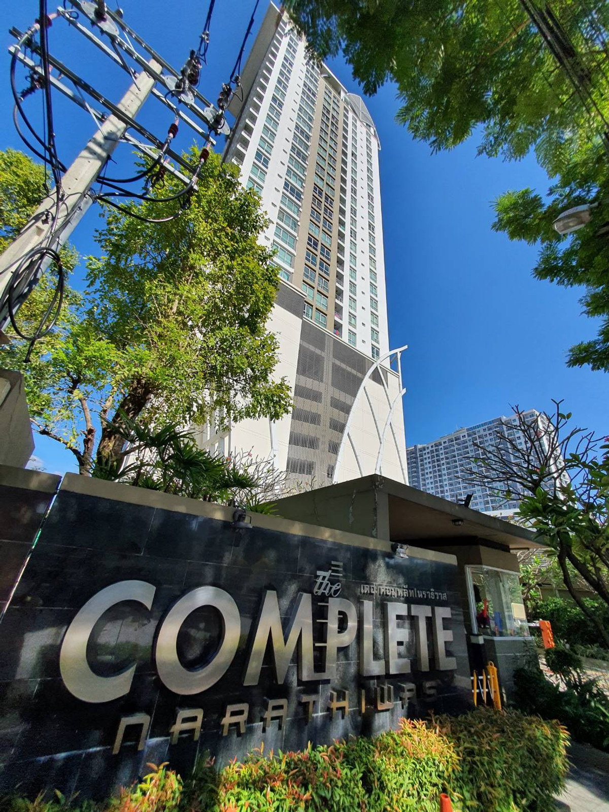 For SaleCondoSathorn, Narathiwat : ✨ For Sale: The Complete Narathiwas Condo ✨ 💰 Only 4,999,000 THB