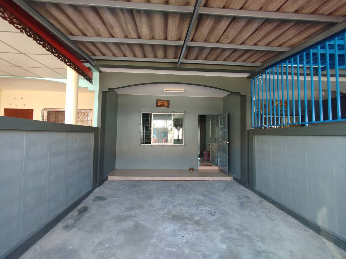 ขายทาวน์โฮมปทุมธานี รังสิต ธรรมศาสตร์ : ขายทาวน์เฮ้าส์ หมู่บ้านกฤษณา2 สามโคก ปทุมธานี 24 ตรว.