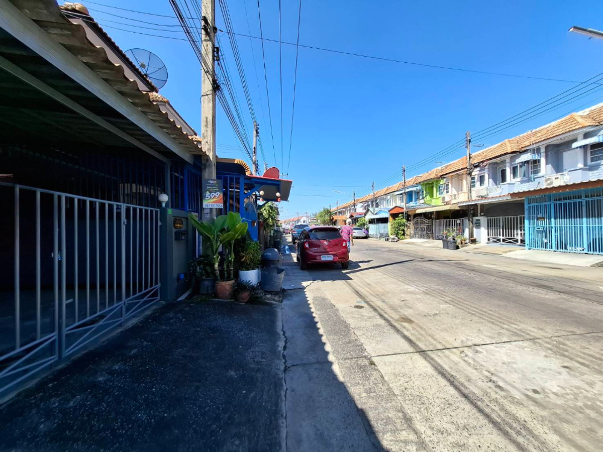 ขายทาวน์โฮมปทุมธานี รังสิต ธรรมศาสตร์ : ขายทาวน์เฮ้าส์ หมู่บ้านกฤษณา2 สามโคก ปทุมธานี 24 ตรว.