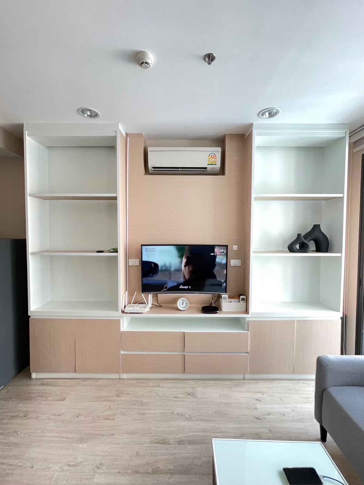 For SaleCondoRatchathewi,Phayathai : For sale Ideo Q Ratchatewi 1 Bed 34 Sq.m price 4.35 MB. If interested, contact 098-9655699 Pick.