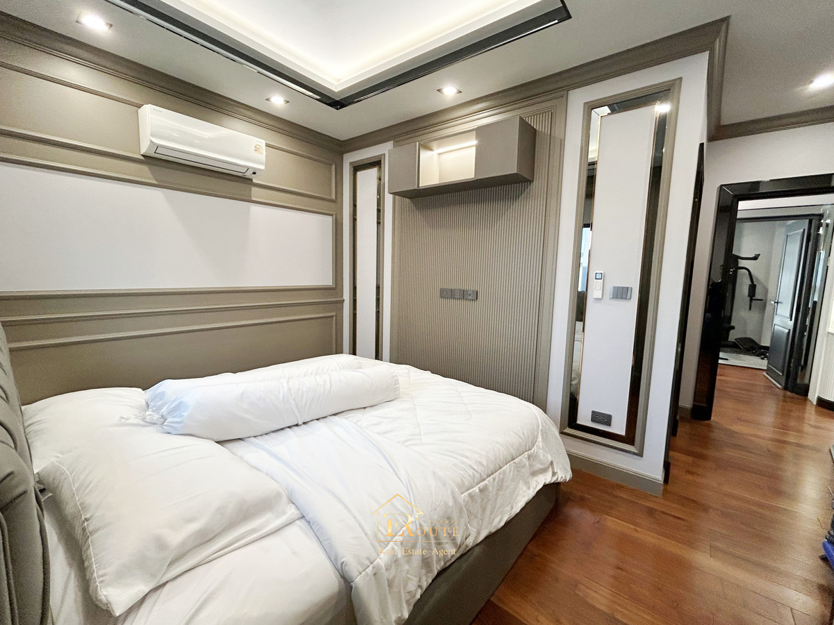 For SaleHousePathum Thani,Rangsit, Thammasat : CENTRO Don Mueang - Chaengwattana for sale, corner plot, size 83.5 sq m, newly decorated, plus furniture for the whole house. Near Sisamarn Expressway, travel only 5 minutes.