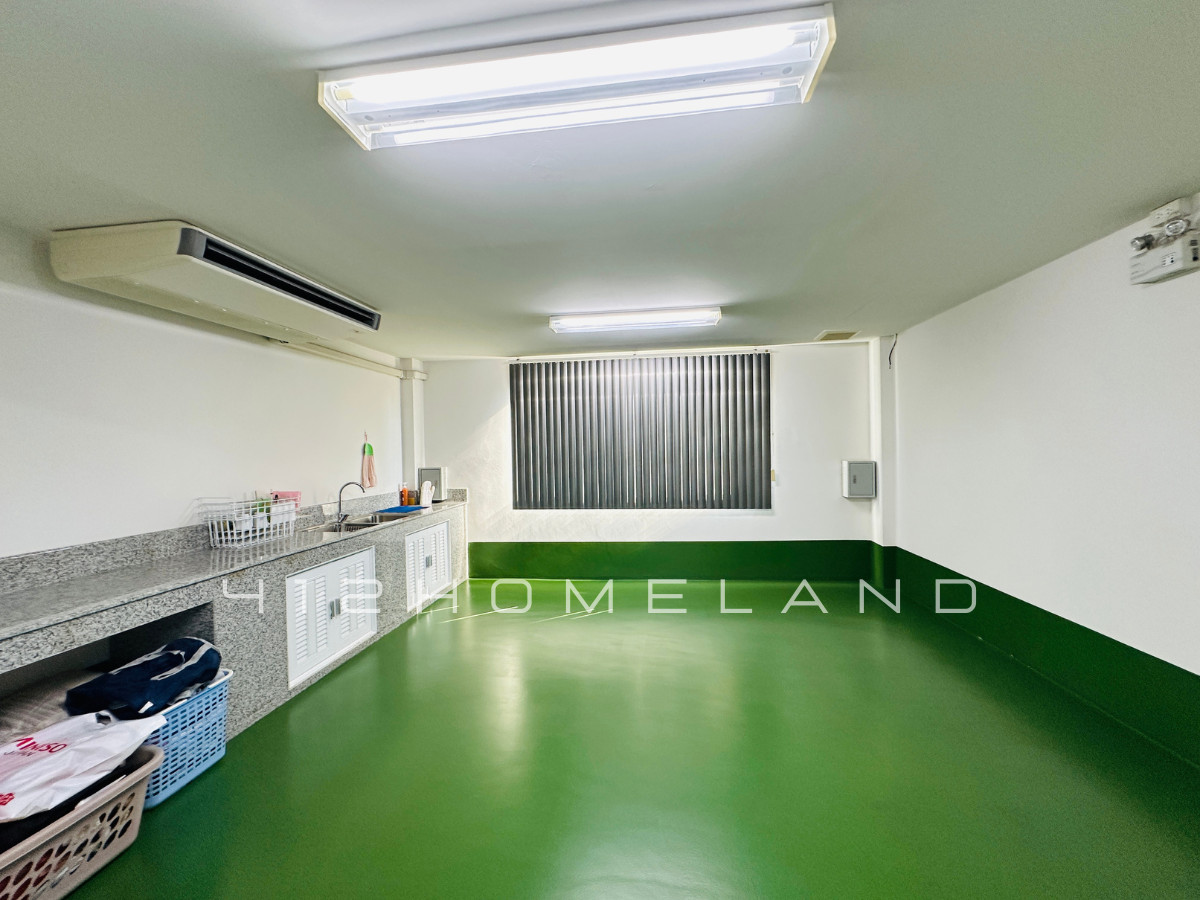 ขายโรงงานปทุมธานี รังสิต ธรรมศาสตร์ : ขายโรงงาน ขนาด 1,500 ตรม. ติดถนนเลียบคลอง 5 มีใบรับรอง อย./GMP/HACCP/รง.4 ครบ เดินเครื่องต่อได้ทันที คลองหลวง ปทุมธานี