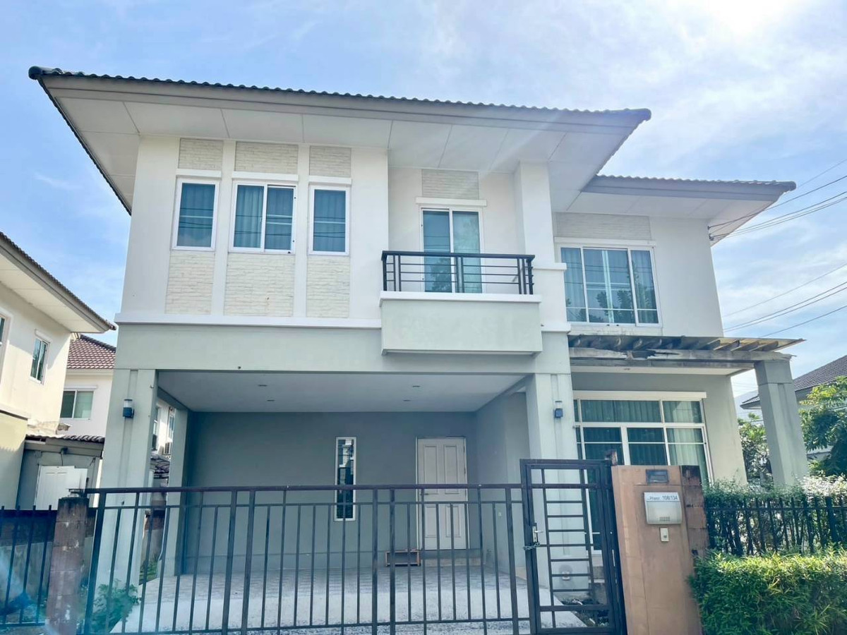 For RentHouseLadkrabang, Suwannaphum Airport : Single house for rent, The Plant 1 Wongwaen Rama 9 project. - Krungthep Kreetha, newly decorated, beautiful, 3 bedrooms, 3 bathrooms, ready to move in, special price.