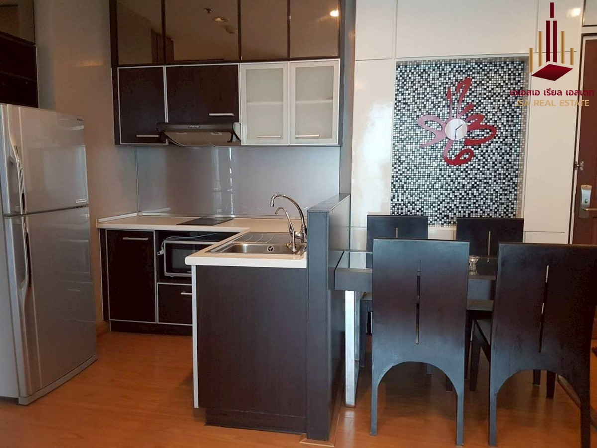 ขายคอนโดสาทร นราธิวาส : ✨ For Sale: The Complete Narathiwas Condo ✨ 💰 Only 6,490,000 THB