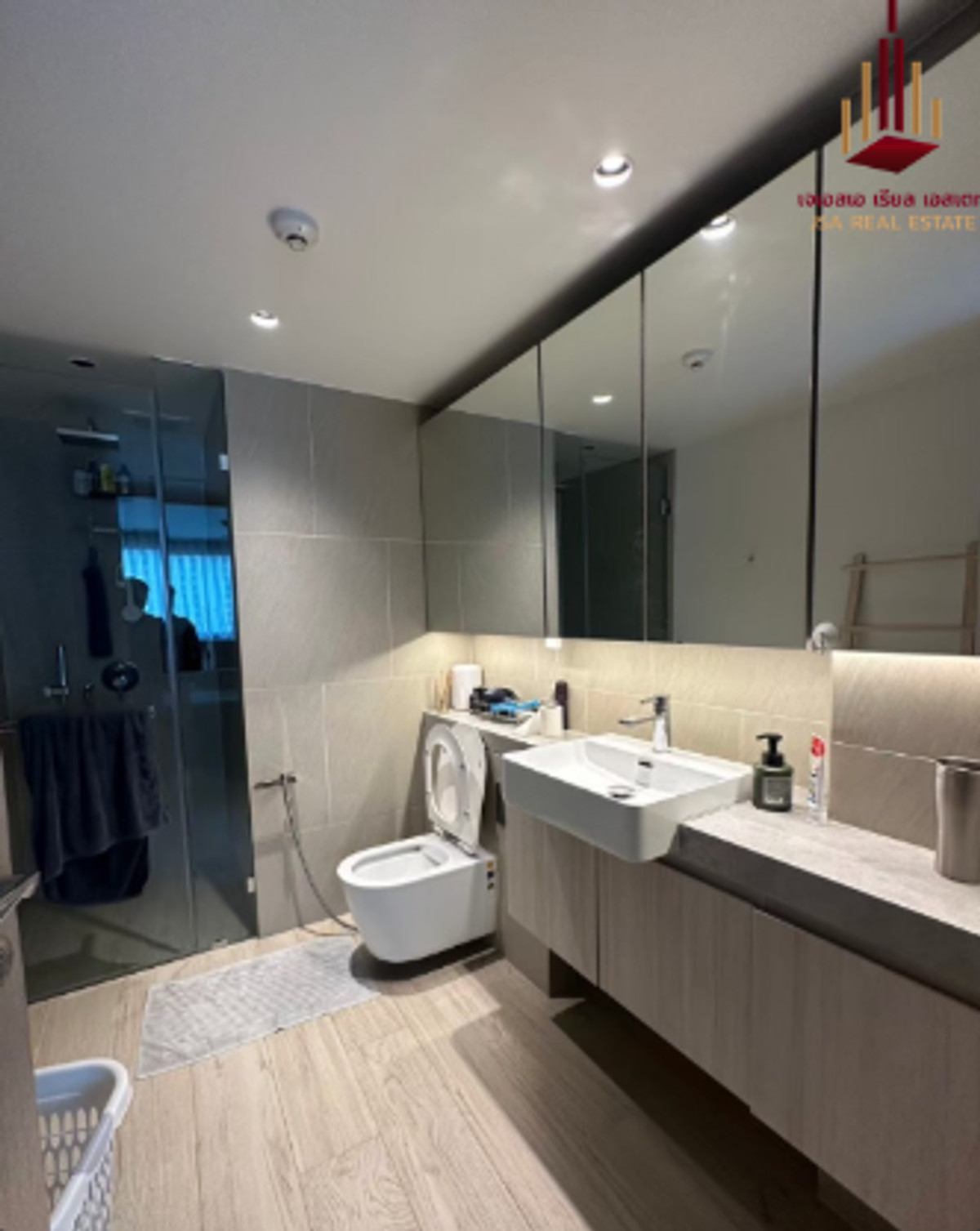 ขายคอนโดสีลม ศาลาแดง บางรัก : ✨ For Sale: The Lofts Silom Condo ✨ 💰 Only 14,500,000 THB เทียบราคาต่อตารางเมตรราคาดีสุดในตึกครับ มีห้องพร้อมนัดชมครับ สนใจติดต่อ คุณเจมส์มาร์