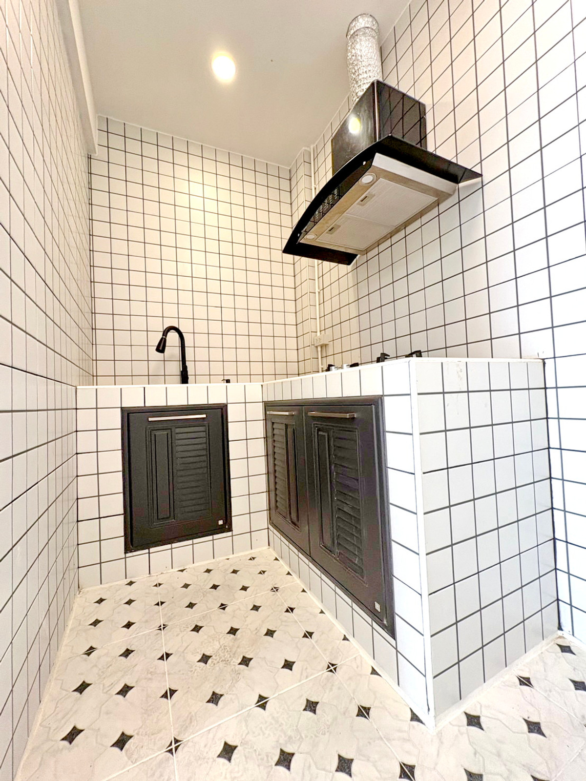 ขายทาวน์โฮมลาดพร้าว เซ็นทรัลลาดพร้าว : H0788♛ขาย ทาวน์เฮ้าส์ 2 ห้องนอน⚝ลาดพร้าว♜MRTโชคชัย4(550ม.)∞099-5919653,065-9423251▚Line@sureresidence