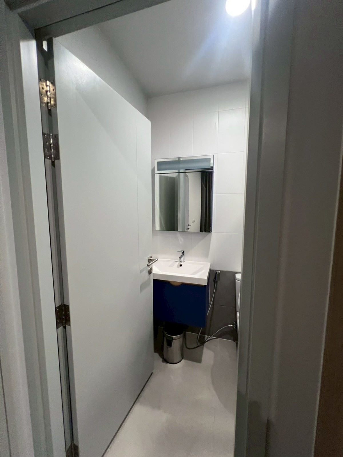 For RentCondoSukhumvit, Asoke, Thonglor : FOR RENT! XT Ekkamai | 1 Bed 1 Bath | 24th Floor High View | Beautiful Built-in Unit  The unit features beautiful Built-in furniture and is fully equipped and ready to move in!  For viewing, please contact Khun Ning at 089-226-2428 (You can also add her o