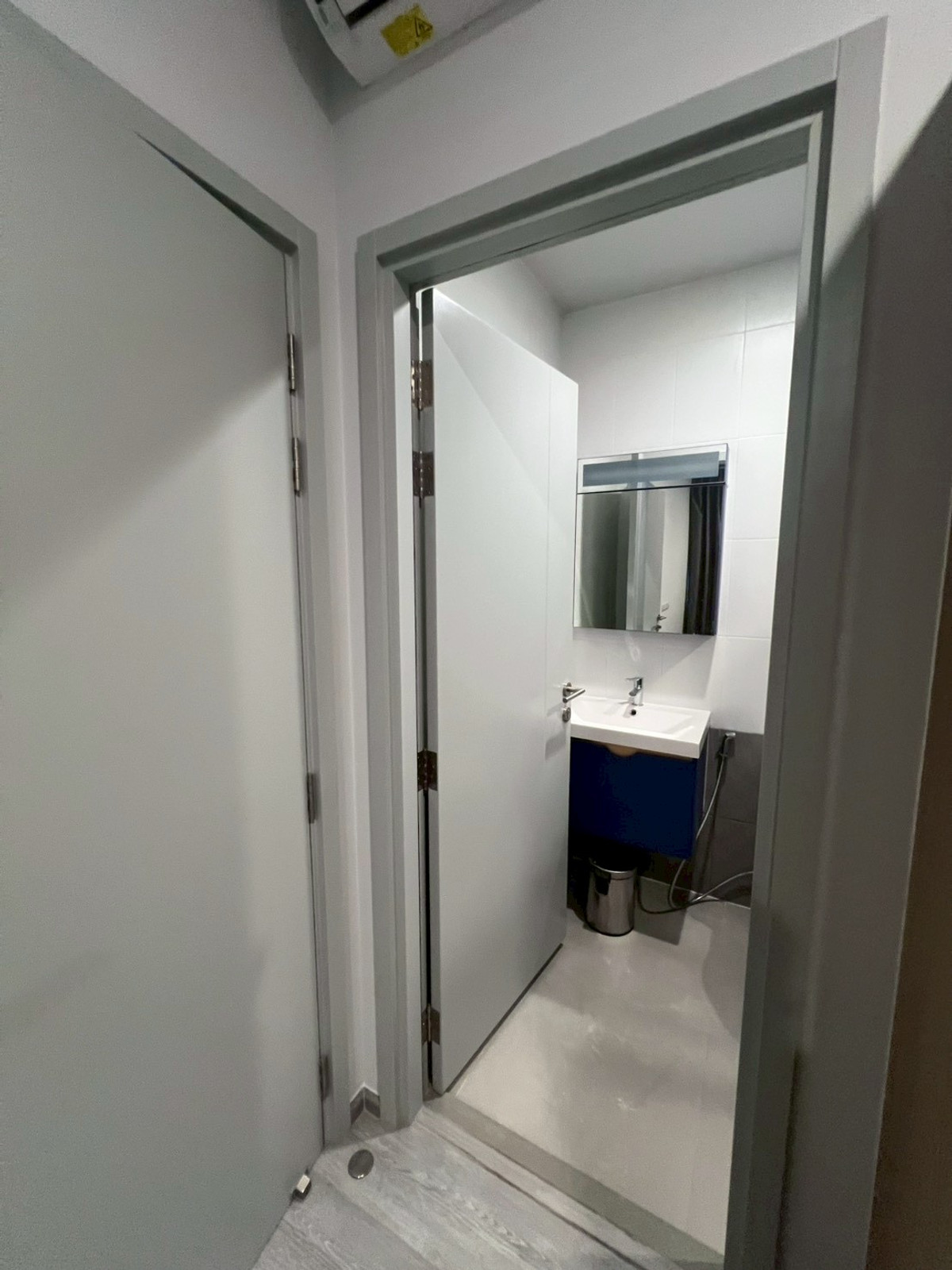 For RentCondoSukhumvit, Asoke, Thonglor : FOR RENT! XT Ekkamai | 1 Bed 1 Bath | 24th Floor High View | Beautiful Built-in Unit  The unit features beautiful Built-in furniture and is fully equipped and ready to move in!  For viewing, please contact Khun Ning at 089-226-2428 (You can also add her o