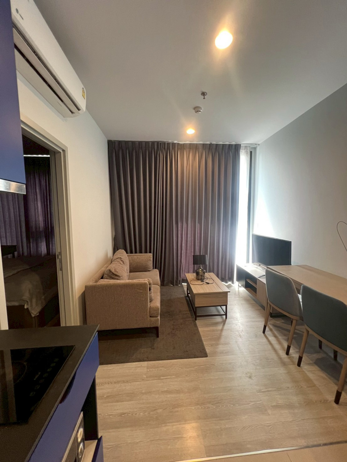For RentCondoSukhumvit, Asoke, Thonglor : FOR RENT! XT Ekkamai | 1 Bed 1 Bath | 24th Floor High View | Beautiful Built-in Unit  The unit features beautiful Built-in furniture and is fully equipped and ready to move in!  For viewing, please contact Khun Ning at 089-226-2428 (You can also add her o