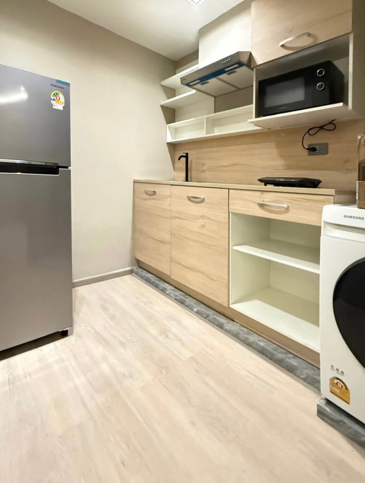 ขายคอนโดวิทยุ ชิดลม หลังสวน : ขายด่วน Pet Friendly Condo Wittayu Complex 93 ตร.ม. 2 ห้องนอน ราคาถูกสุดในตึก 5.5 ล้าน Yield มีโอกาสสูงถึง 6-8%  ราคา: 5,500,000 บาท 