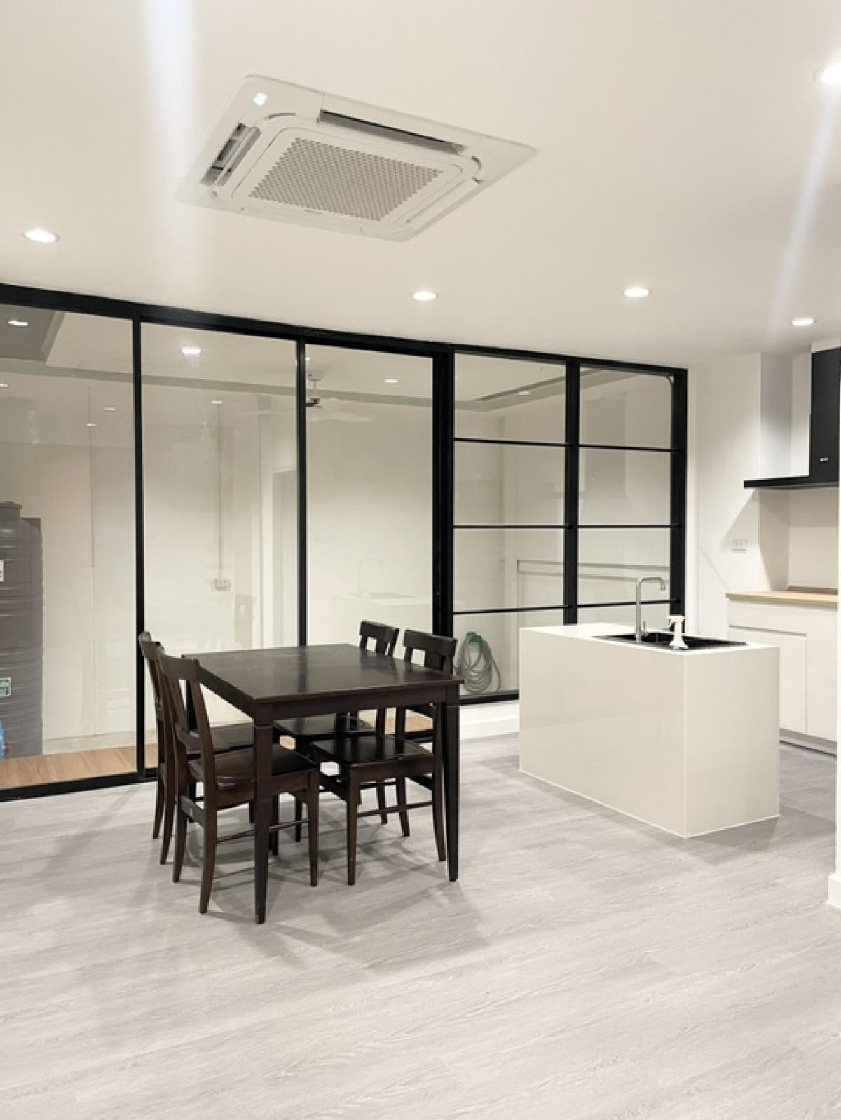 For RentTownhomeYothinpattana,CDC : Completely renovated, 3 cars parking space, Baan Klang Muang Lat Phrao-Yothin Phatthana.