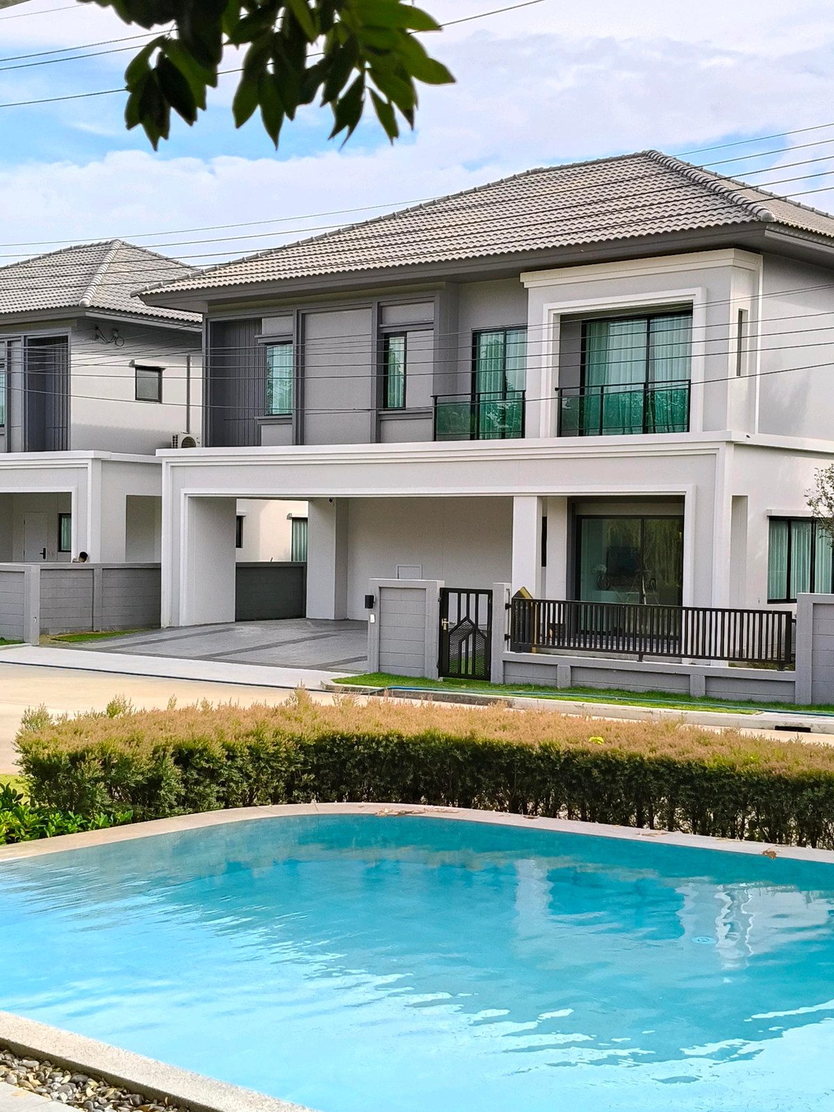 ขายบ้านบางนา แบริ่ง ลาซาล : บ้านตัวอย่างหลังใหญ่ พร้อมขาย