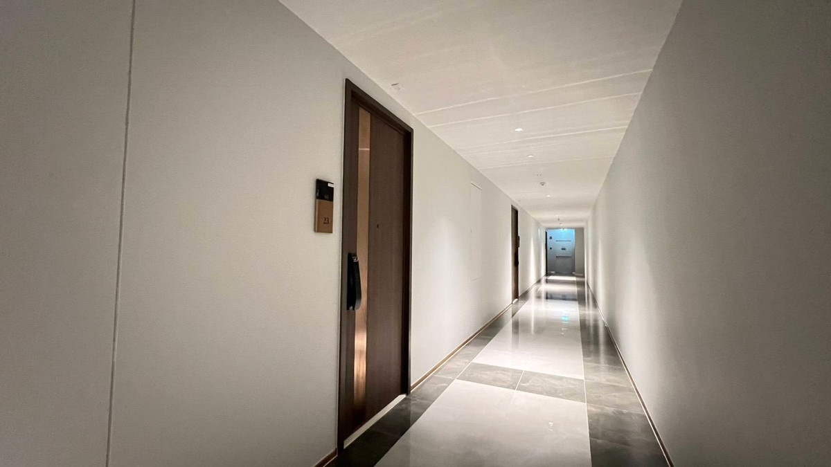 ขายคอนโดสาทร นราธิวาส : ขาย Supalai ICON สาทร คอนโดระดับ Super Luxury ใจกลาง CBD ใกล้ MRTลุมพินี และ BTSช่องนนทรี ชั้น 12A พื้นที่ 42 ตร.ม. วิวสระว่ายน้ำ ราคา 8.8 ลบ.*