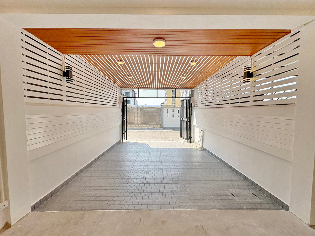 ขายทาวน์โฮมลาดพร้าว เซ็นทรัลลาดพร้าว : H0788♛ขาย ทาวน์เฮ้าส์ 2 ห้องนอน⚝ลาดพร้าว♜MRTโชคชัย4(550ม.)∞099-5919653,065-9423251▚Line@sureresidence