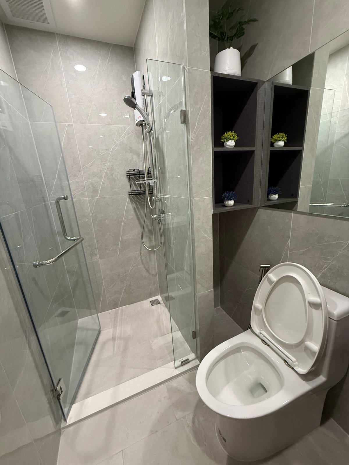 For RentCondoRama9, Petchburi, RCA : 🔥For Rent Now🔥 Noble New District R9, brand new condo, fully furnished and ready to move in, near MRT Rama 9.