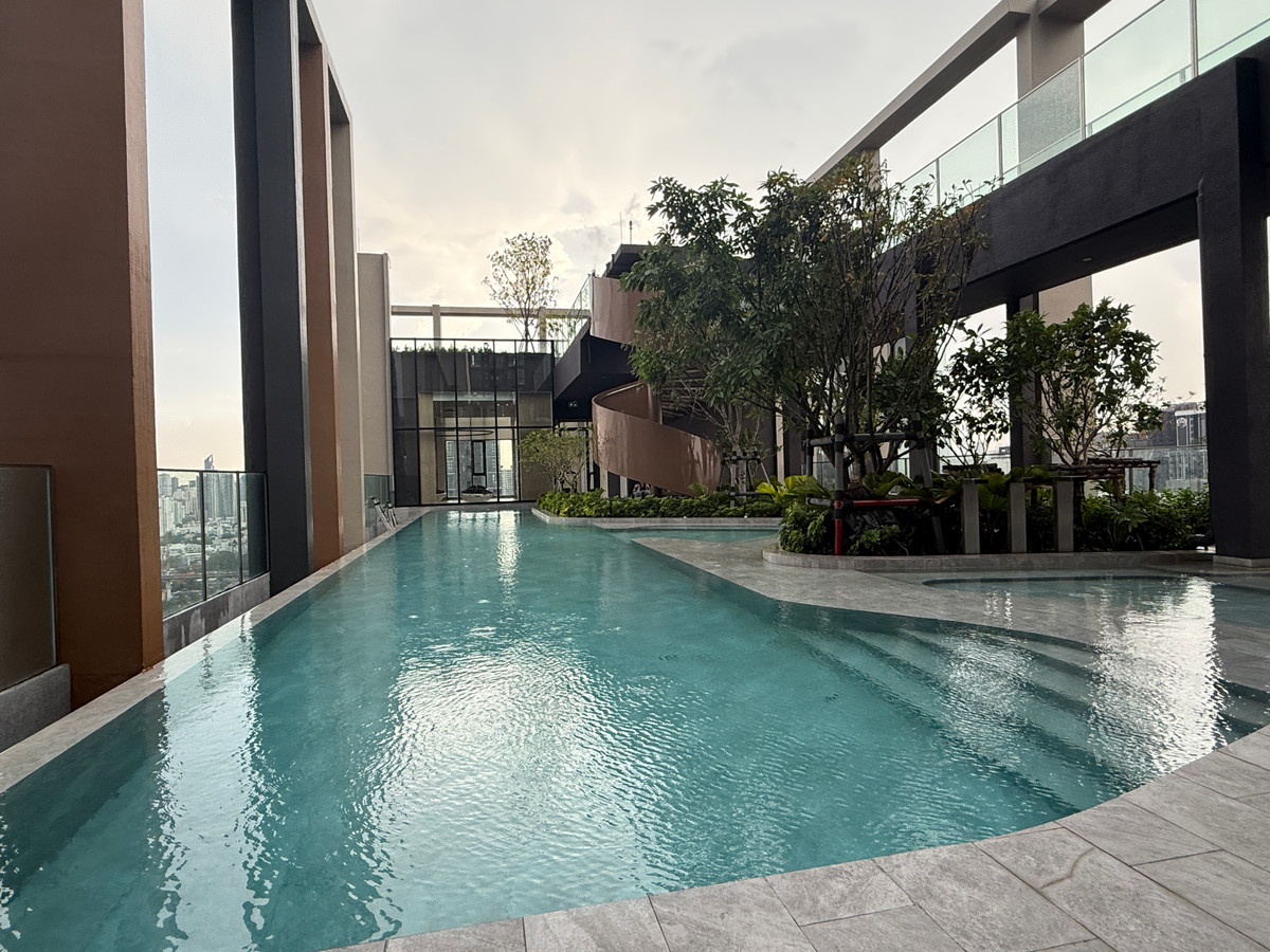 For RentCondoRama9, Petchburi, RCA : 🔥For Rent Now🔥 Noble New District R9, brand new condo, fully furnished and ready to move in, near MRT Rama 9.