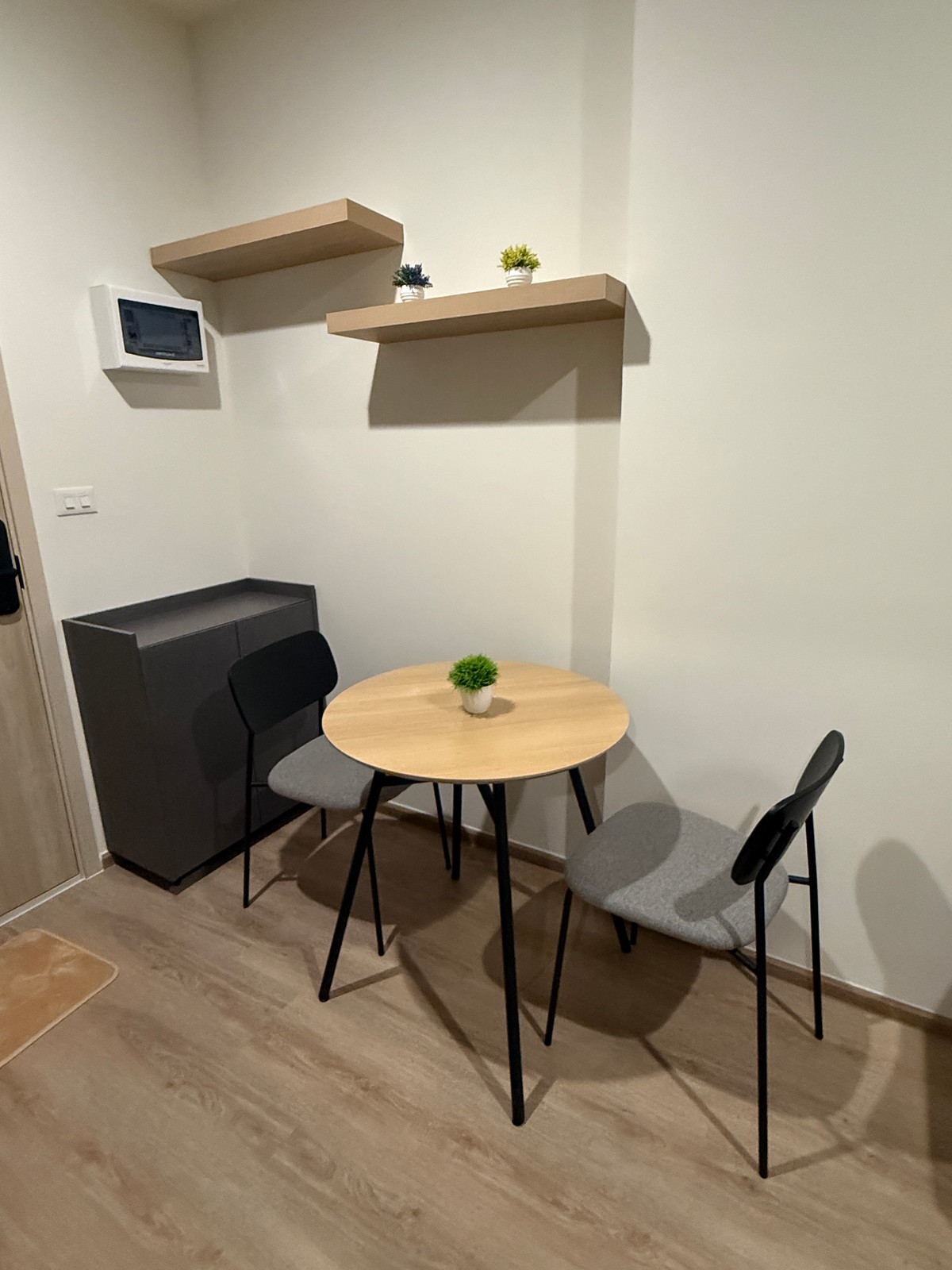 For RentCondoRama9, Petchburi, RCA : 🔥For Rent Now🔥 Noble New District R9, brand new condo, fully furnished and ready to move in, near MRT Rama 9.